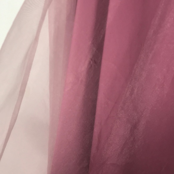 Beautiful flowing satin skirt with elastic waist - Picture 2 of 4